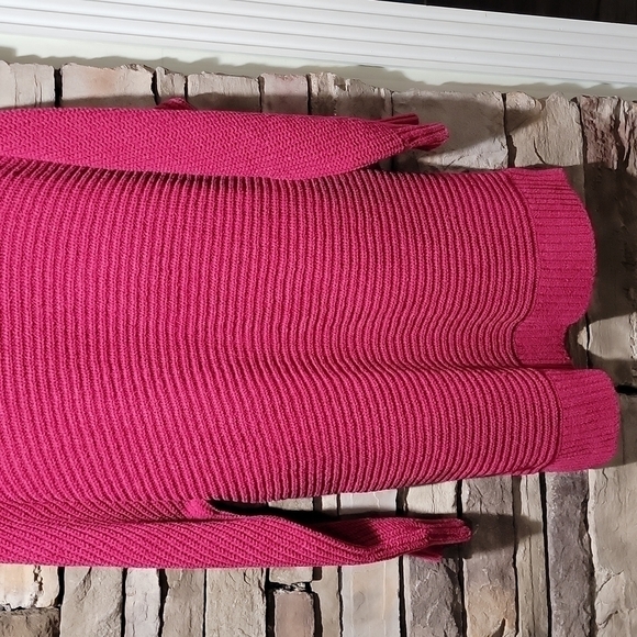 American Eagle size small pink sweater - Picture 4 of 13